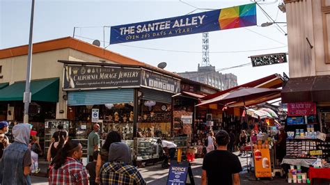 fashion district los angeles hours.